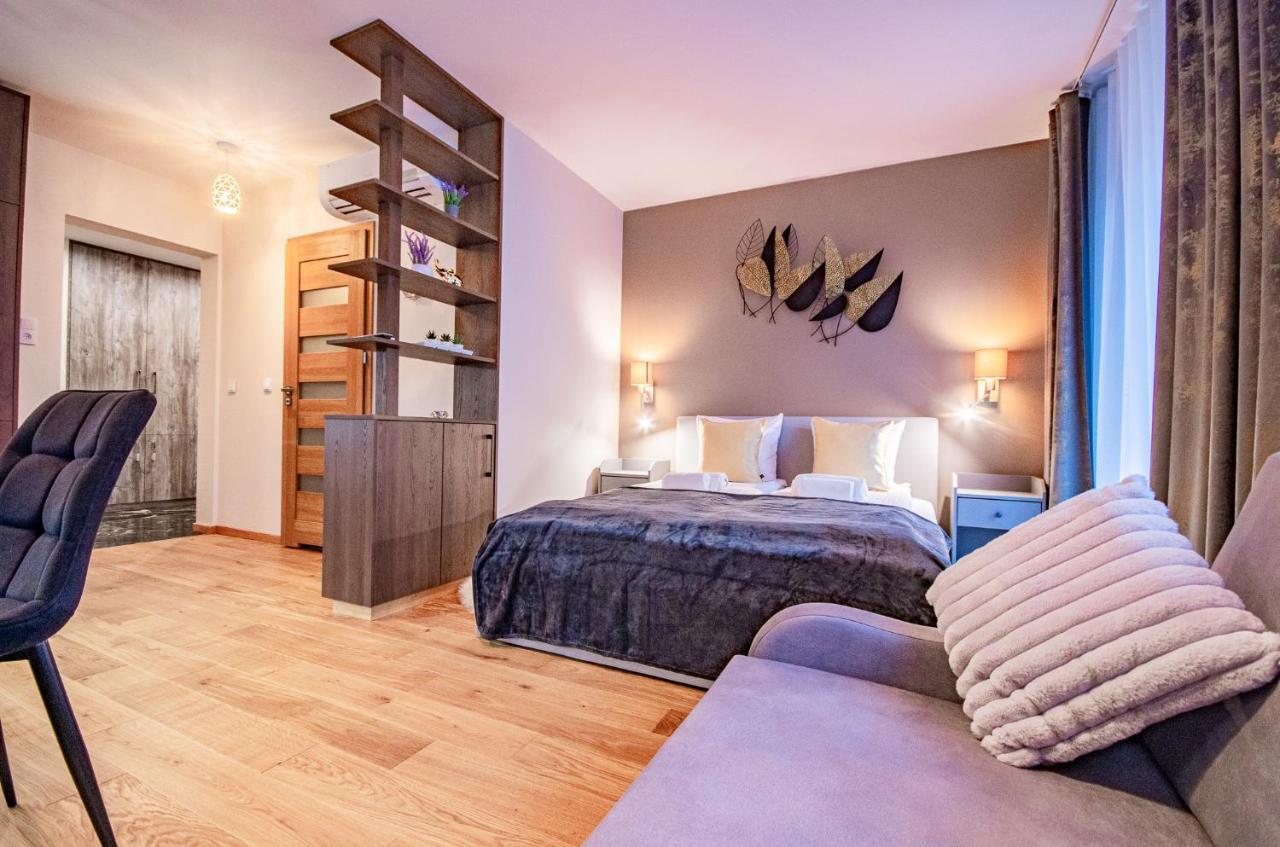 Inpoint Spacious Apartments Near Main Square & Kazimierz District คราคูฟ ภายนอก รูปภาพ