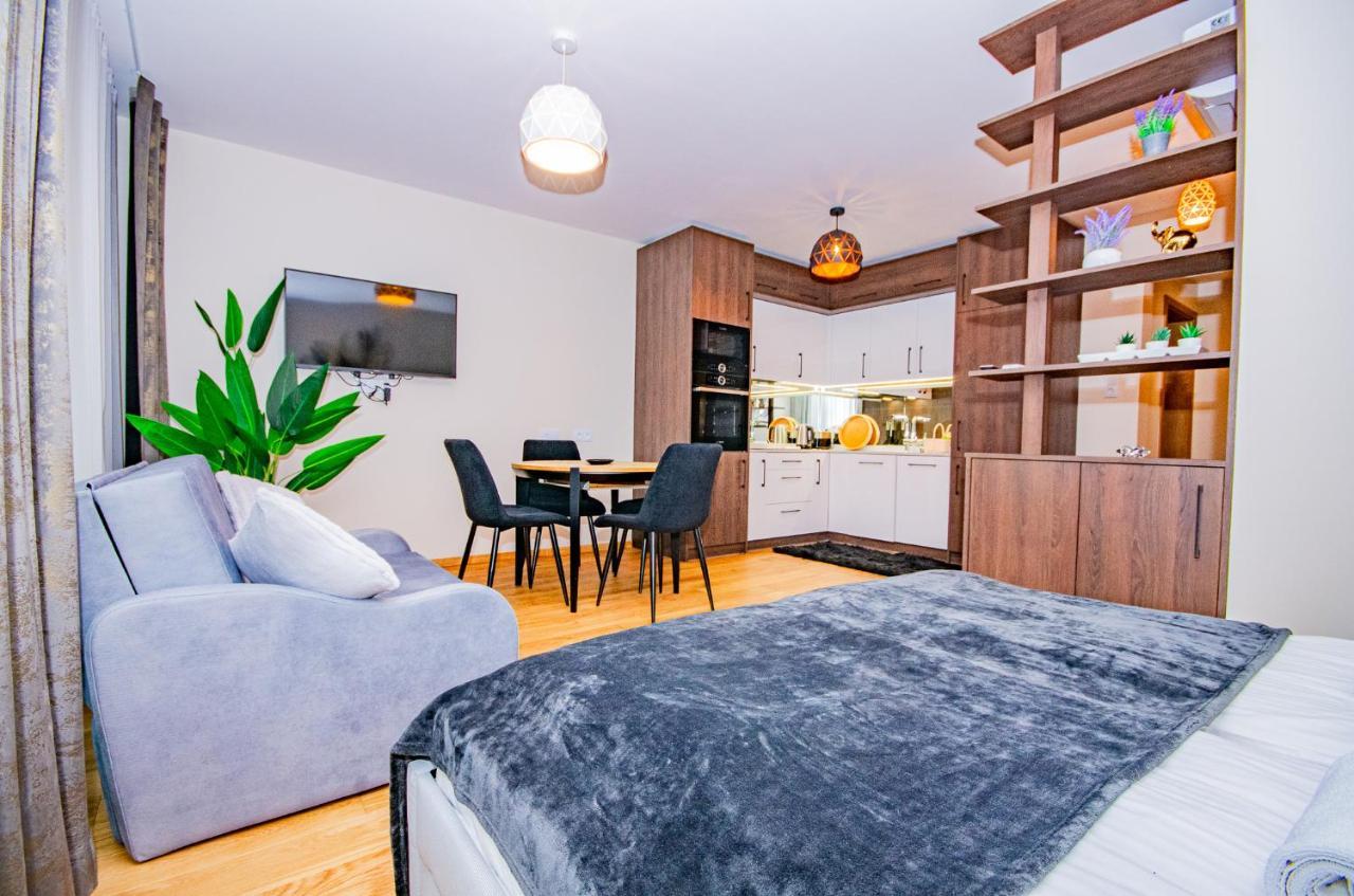 Inpoint Spacious Apartments Near Main Square & Kazimierz District คราคูฟ ภายนอก รูปภาพ